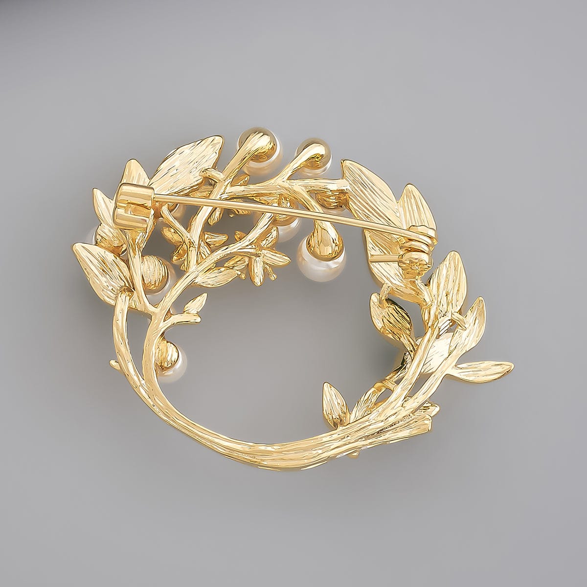 trendy-brooch-green-gold-trendy-brooch-170919-38185371762844.jpg