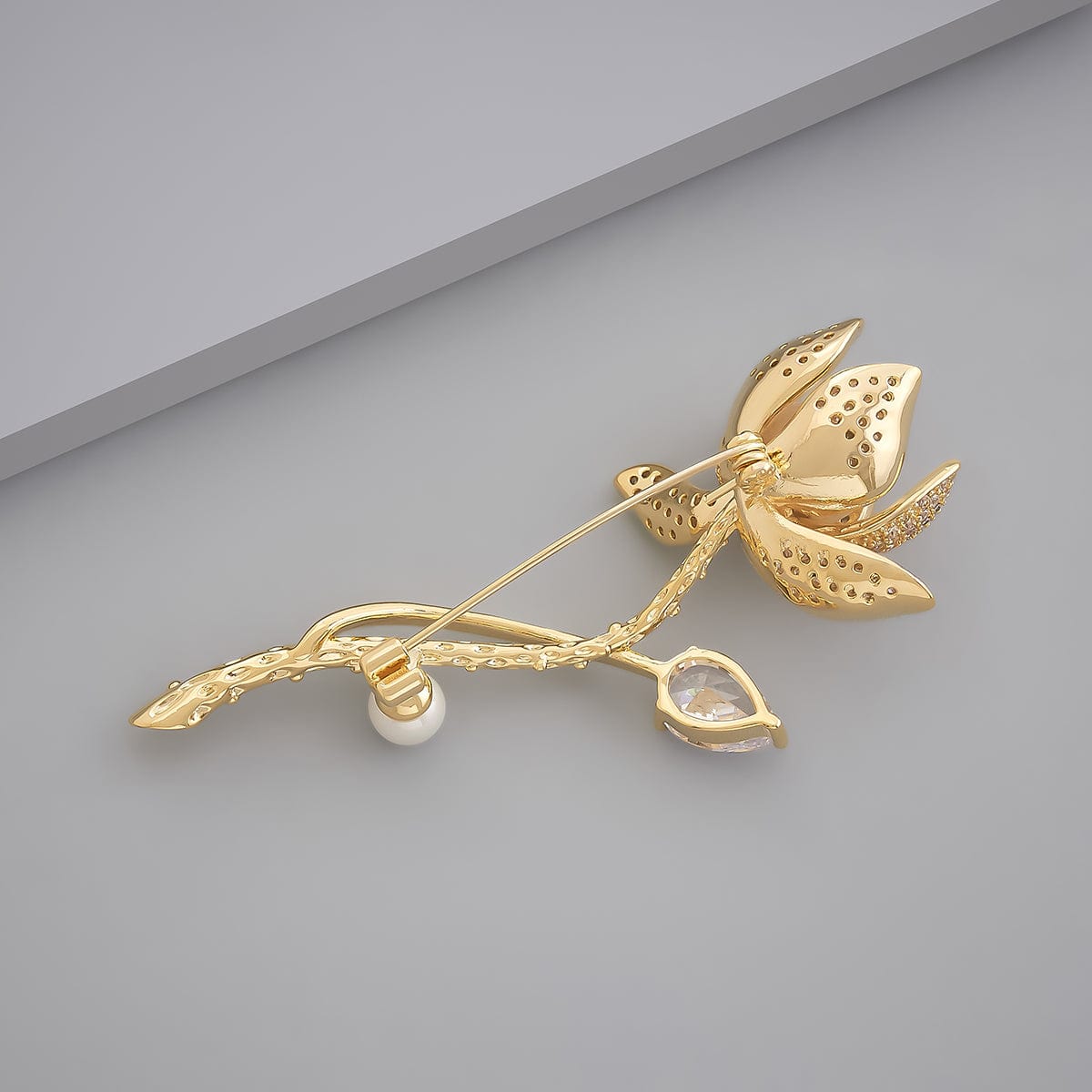 trendy-brooch-pearl-gold-trendy-brooch-170923-38185374285980.jpg