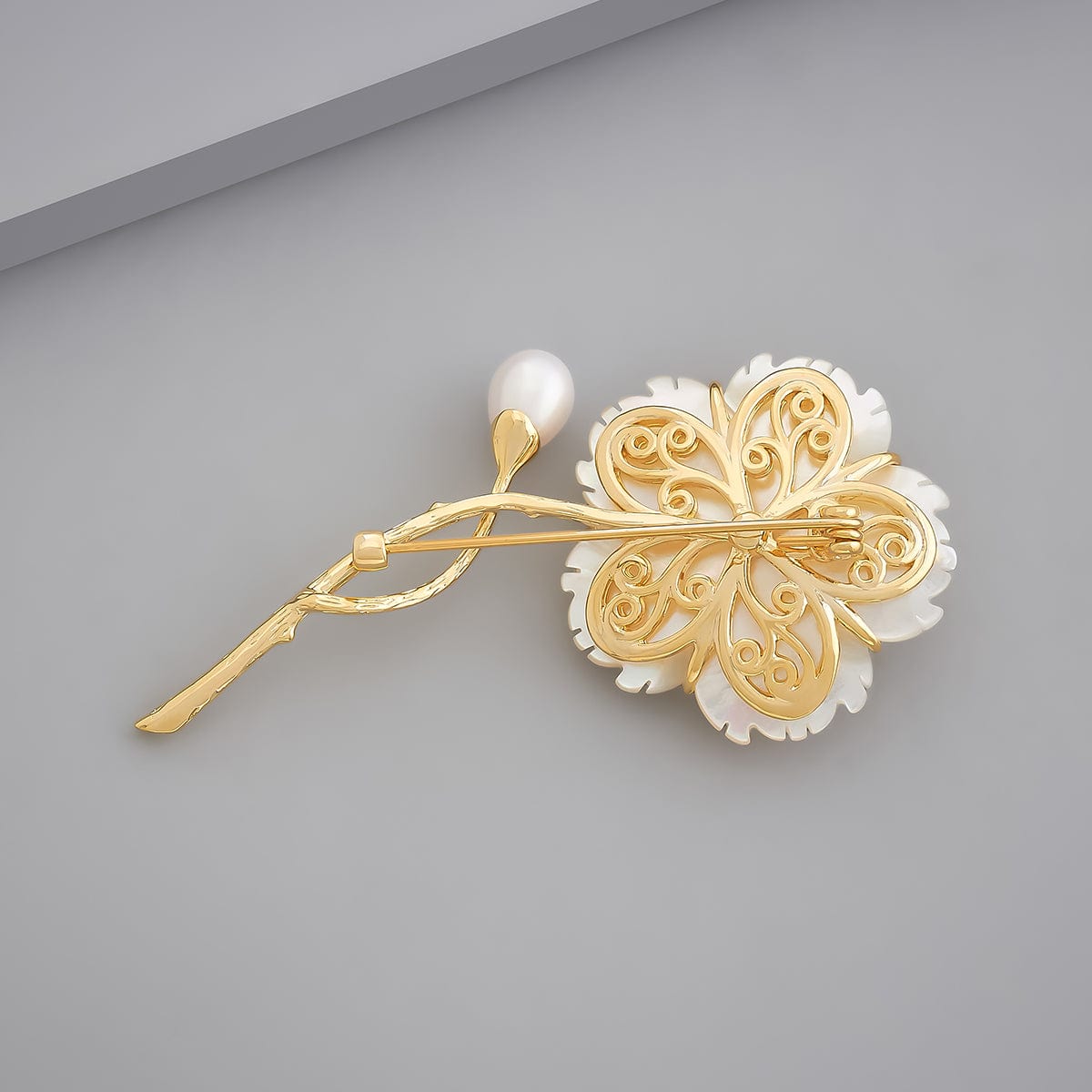 trendy-brooch-pearl-gold-trendy-brooch-171146-38185459253404.jpg