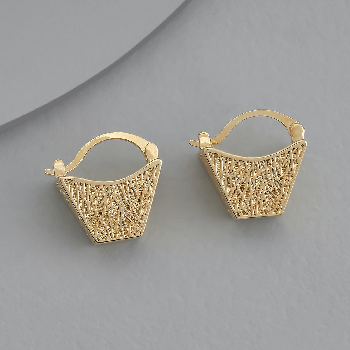 trendy-earring-gold-trendy-earring-172124-38277515673756.jpg