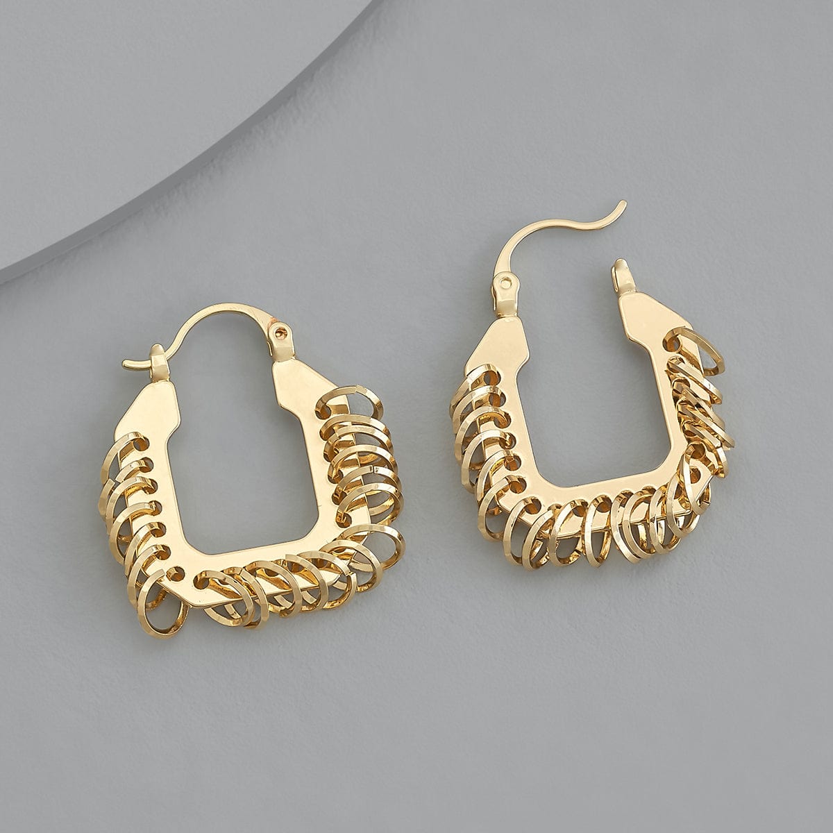 trendy-earring-gold-trendy-earring-172918-38277667848348.jpg