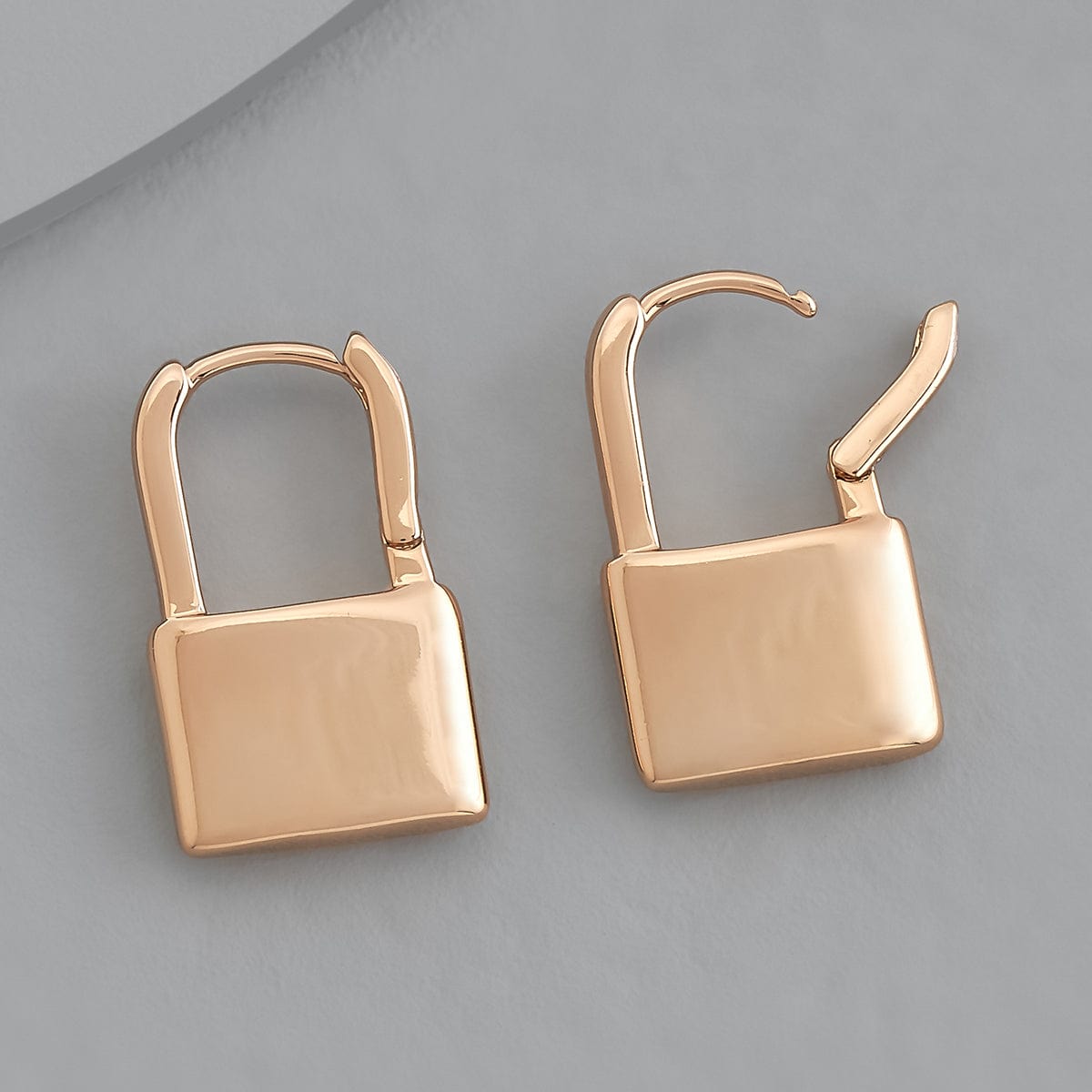trendy-earring-gold-trendy-earring-172948-38277641863324.jpg