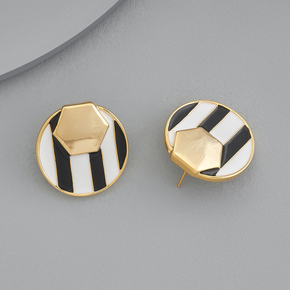 trendy-earring-trendy-earring-171780-38277436407964.jpg