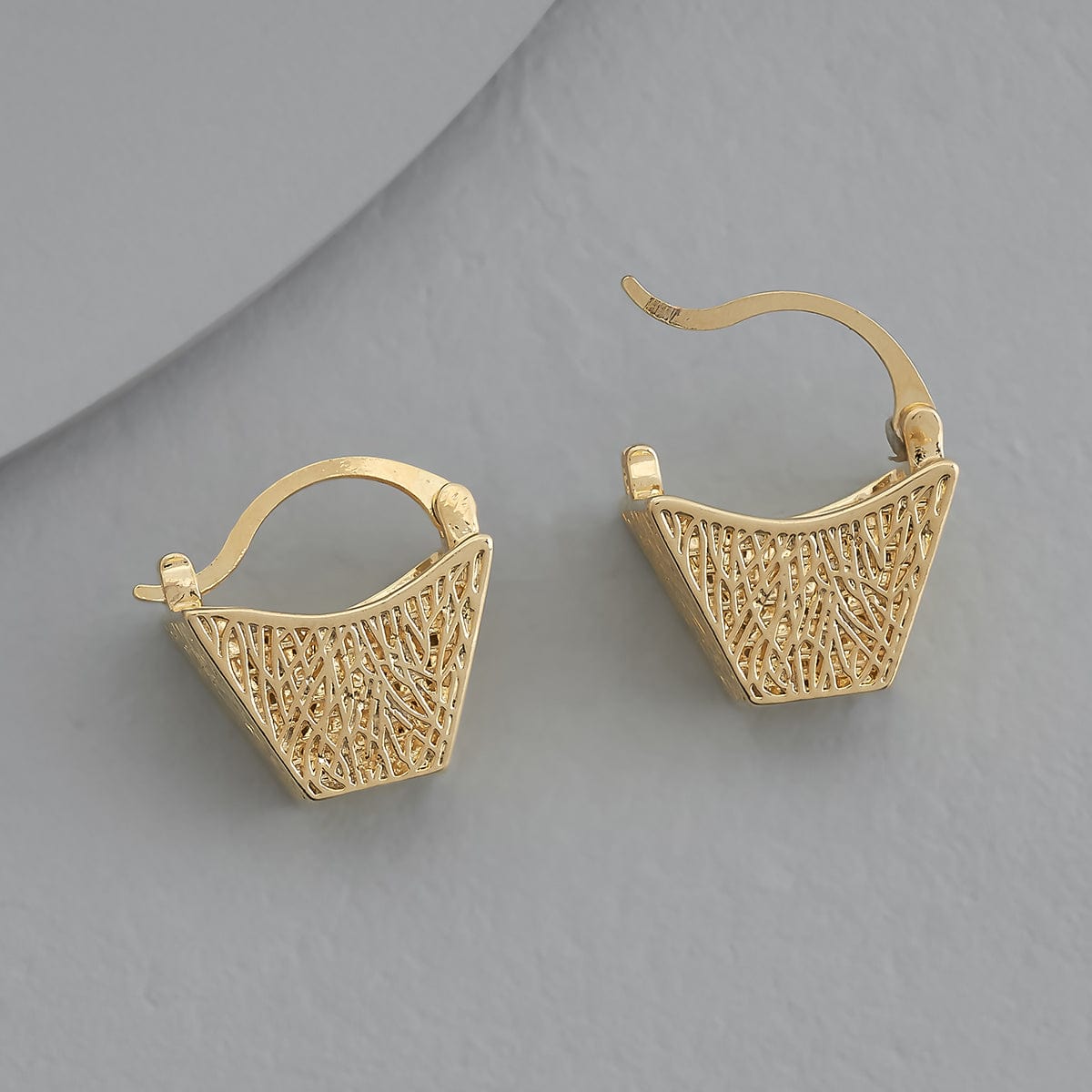 trendy-earring-trendy-earring-172124-38277515739292.jpg